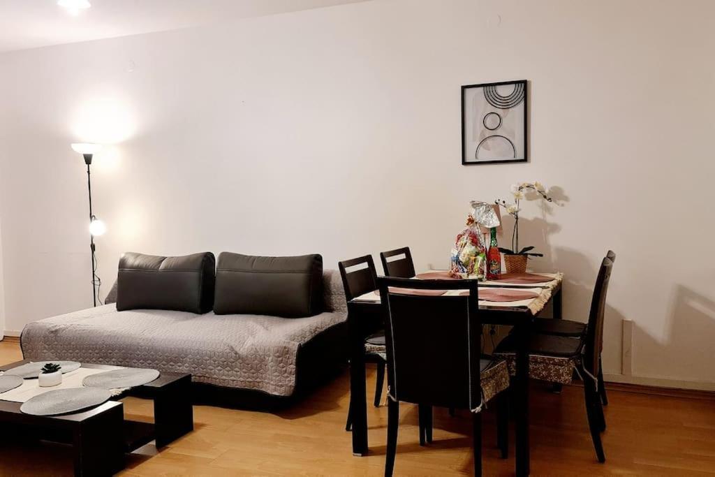 Przestronny Pokoj W Mieszkaniu Na Filipa Krakow Bagian luar foto
