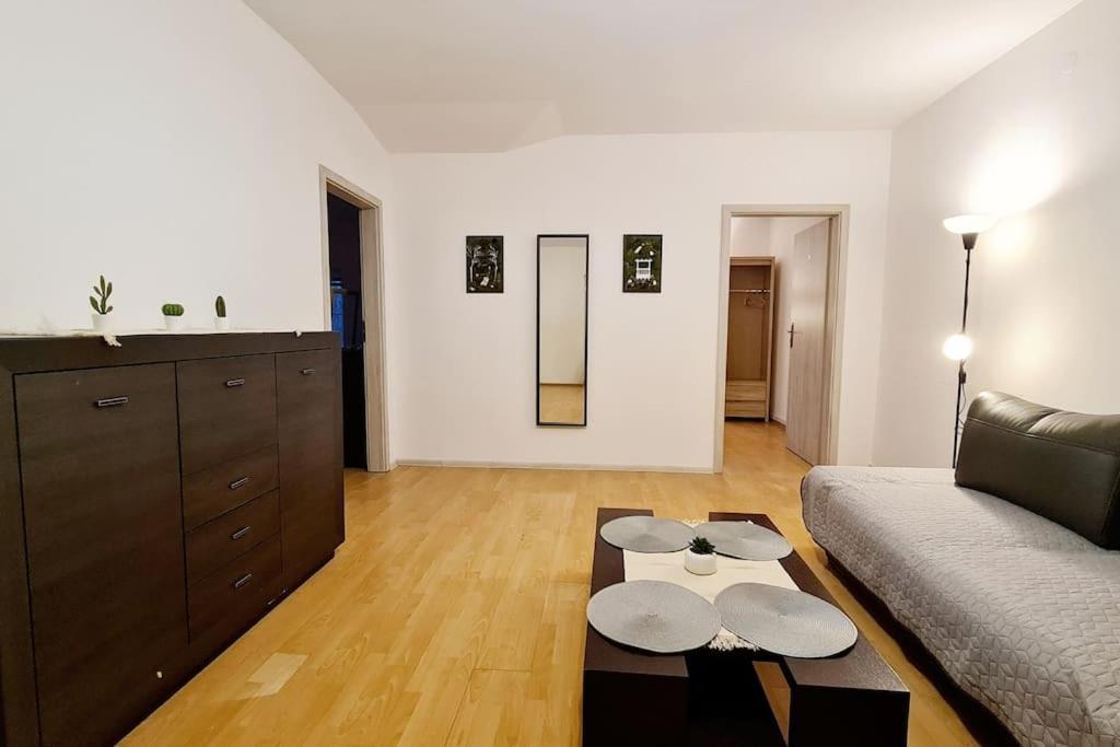 Przestronny Pokoj W Mieszkaniu Na Filipa Krakow Bagian luar foto